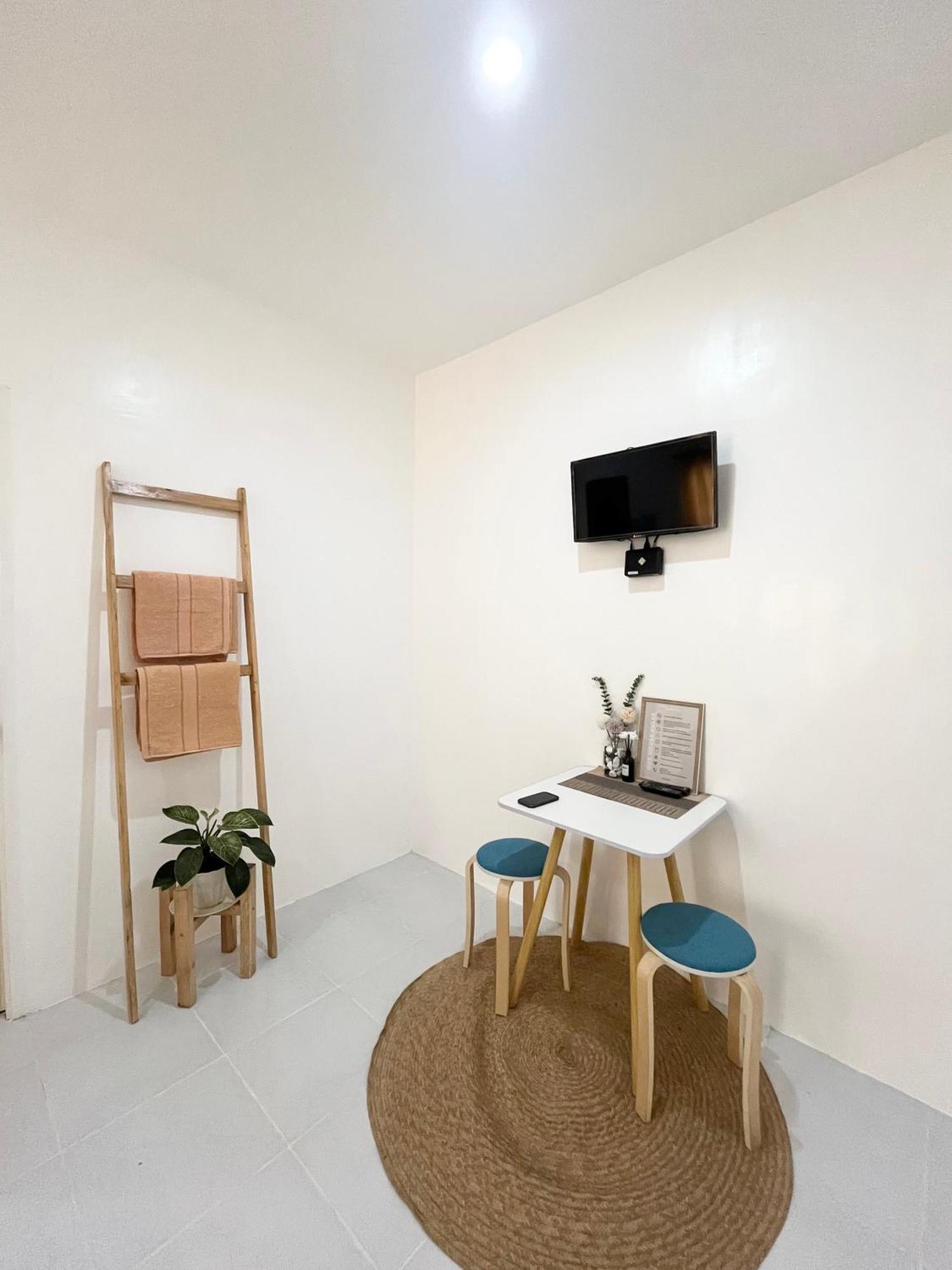 Sunnydale Apartelle -Room Accommodation Near Calatagan Beach Resorts Batangas Exterior photo